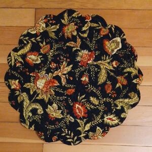 Set of 4 Floral Placemats In Black, Orange & Red. Scalloped Edges. 16" Round.